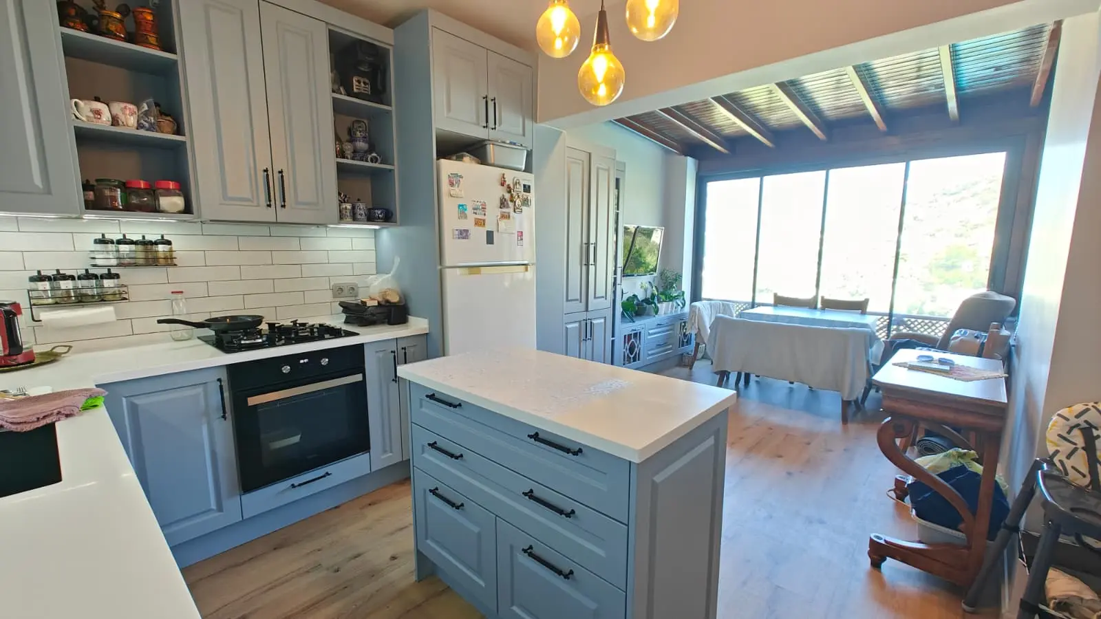 Modern kitchen